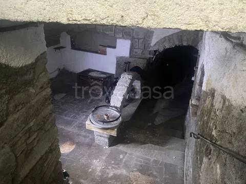 locale di sgombero in vendita a Viterbo in zona Bagnaia