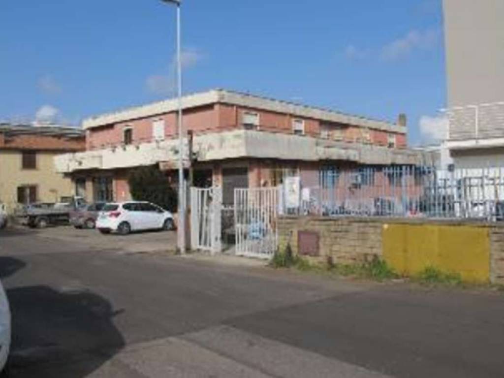 locale di sgombero in vendita a Viterbo