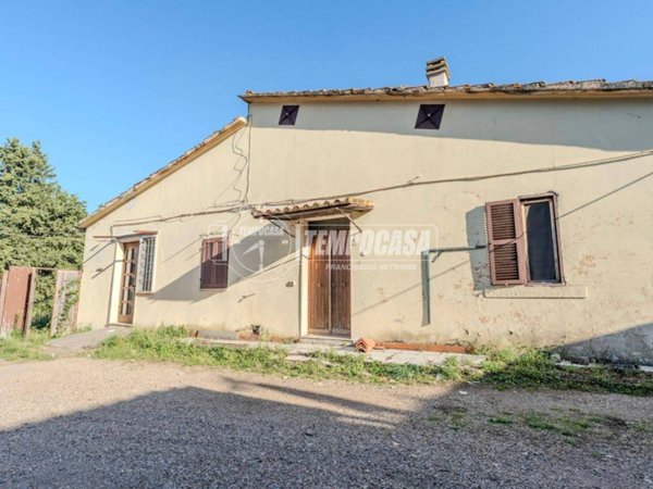 casa indipendente in vendita a Viterbo in zona Buon Respiro