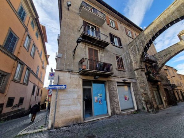 negozio in vendita a Viterbo in zona Centro Città