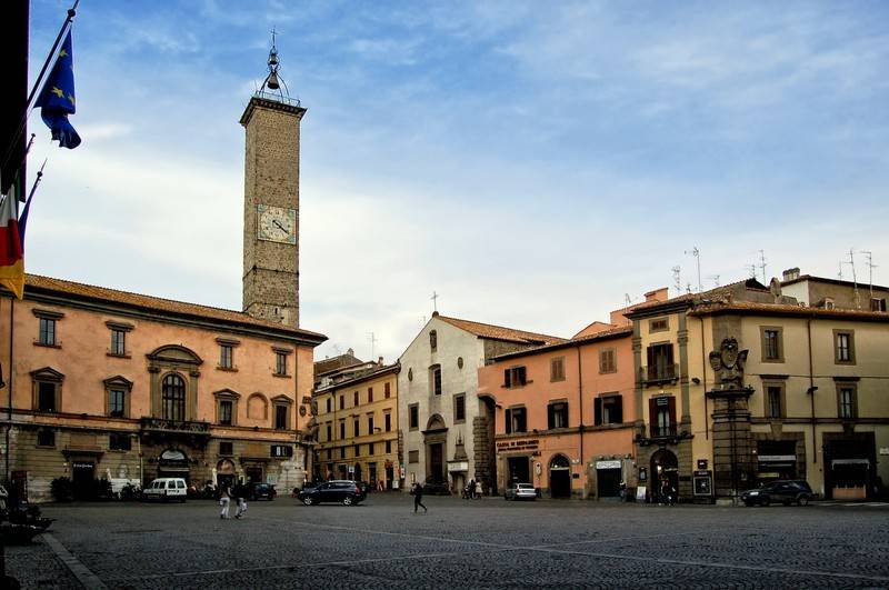 intera palazzina in vendita a Viterbo in zona Centro Città