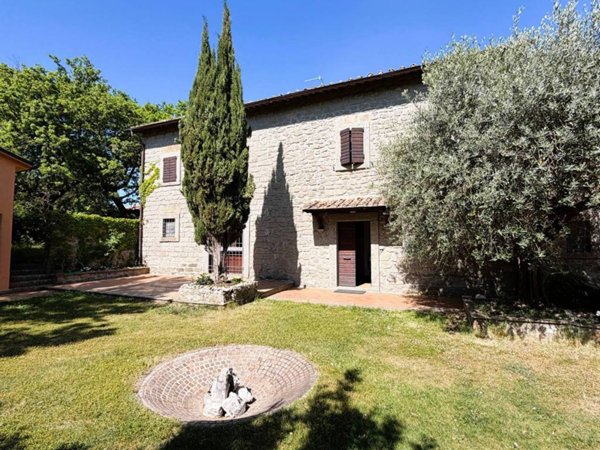 casa indipendente in vendita a Viterbo in zona Bagnaia