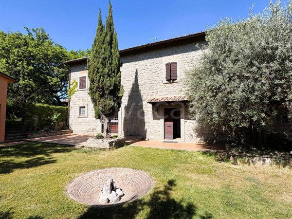 casa indipendente in vendita a Viterbo in zona Bagnaia