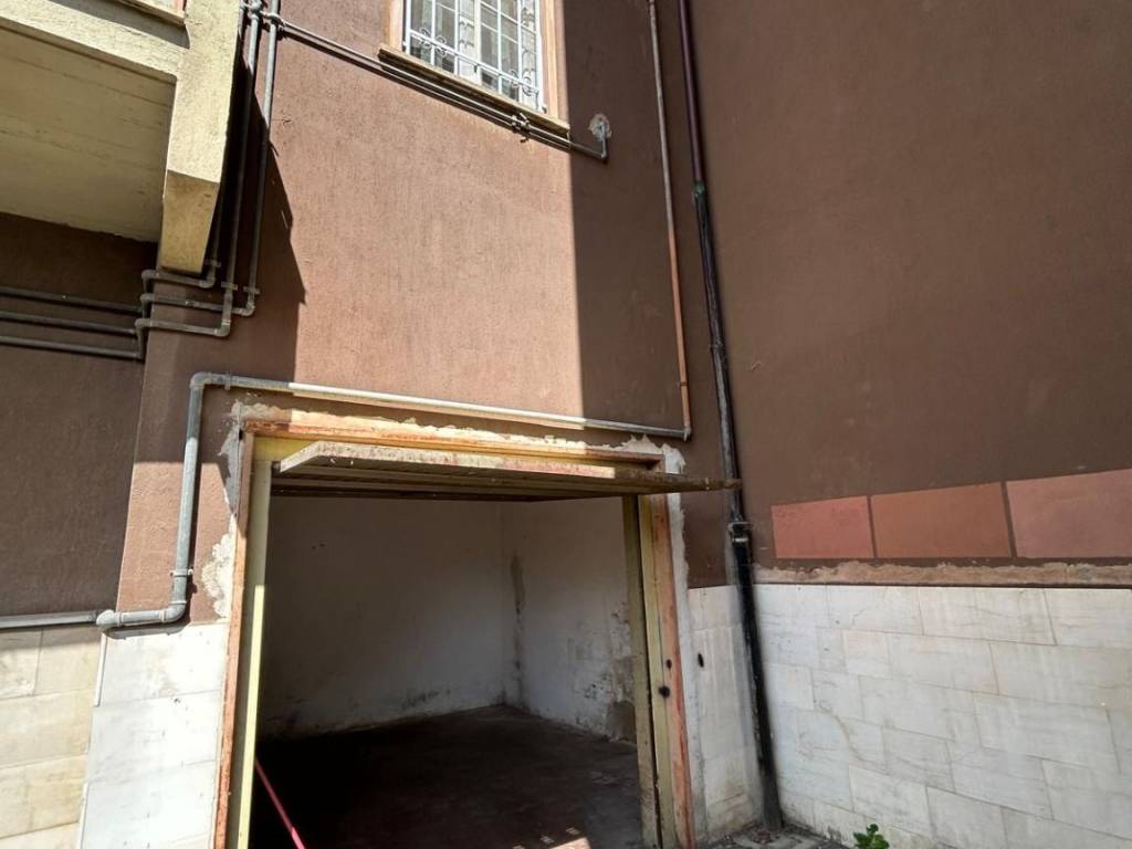 locale di sgombero in vendita a Viterbo