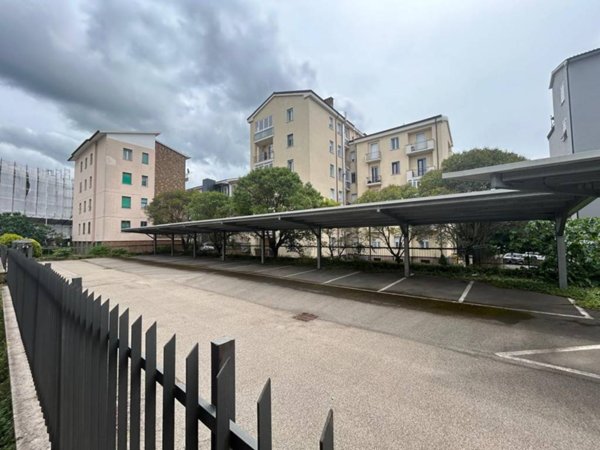 locale di sgombero in vendita a Viterbo