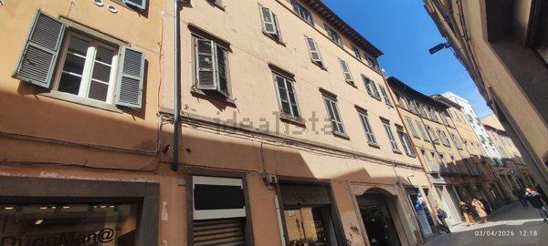 locale commerciale in vendita a Viterbo