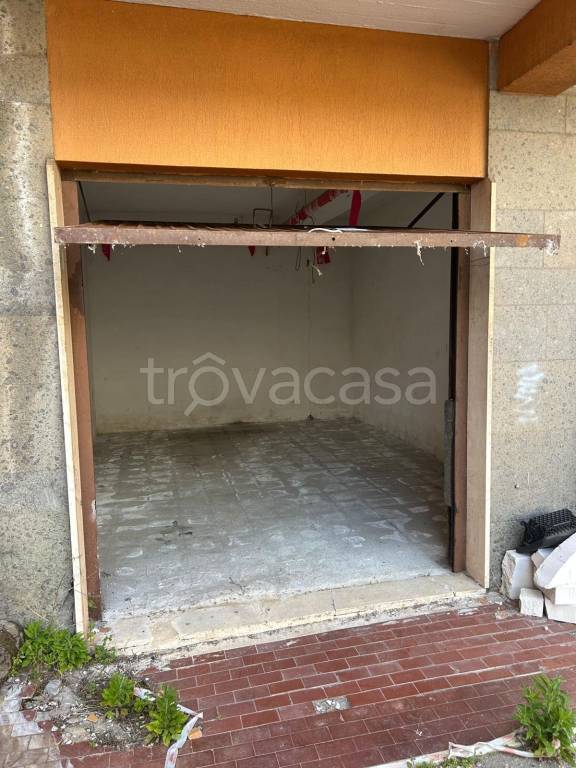 locale di sgombero in vendita a Viterbo