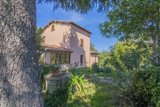casa indipendente in vendita a Viterbo in zona Centro Città