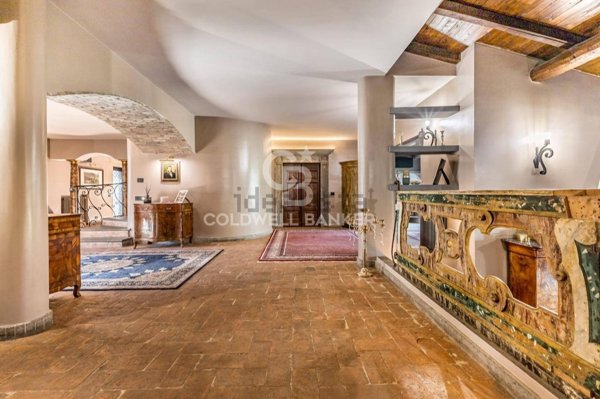 casa indipendente in vendita a Viterbo in zona Centro Città
