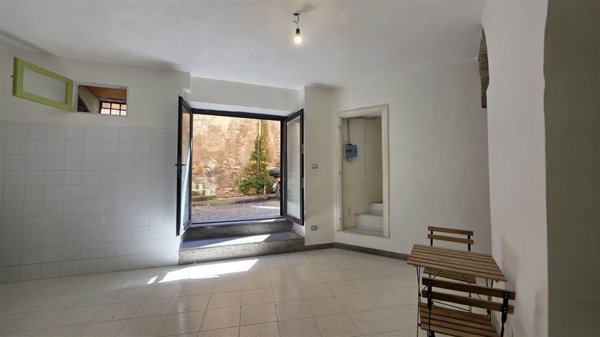 negozio in vendita a Viterbo in zona Centro Città