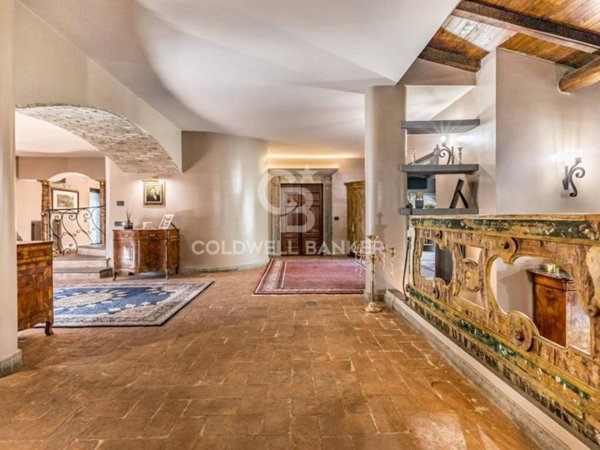 casa indipendente in vendita a Viterbo in zona San Martino al Cimino