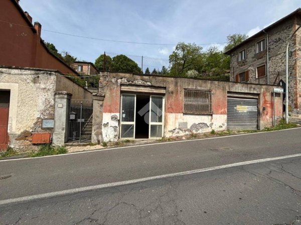 locale di sgombero in vendita a Viterbo in zona San Martino al Cimino