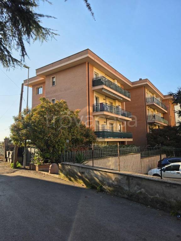 appartamento in vendita a Viterbo in zona La Quercia