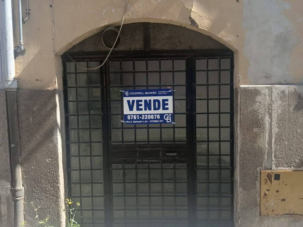 locale di sgombero in vendita a Viterbo in zona Centro Città