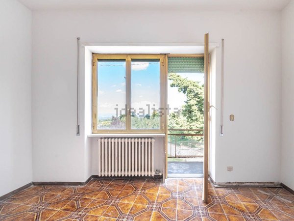 appartamento in vendita a Viterbo in zona Tobia