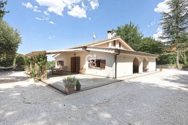 casa indipendente in vendita a Viterbo in zona Bagnaia