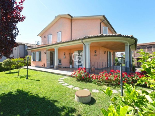 casa indipendente in vendita a Viterbo in zona Grotte Santo Stefano