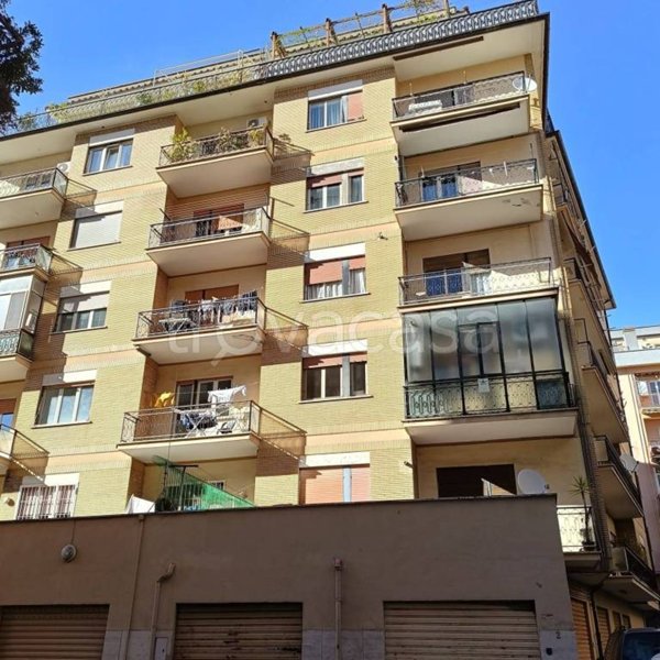 appartamento in vendita a Viterbo in zona Buon Respiro