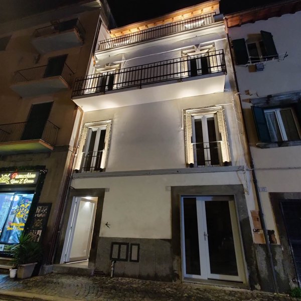 casa indipendente in vendita a Viterbo in zona Centro Città