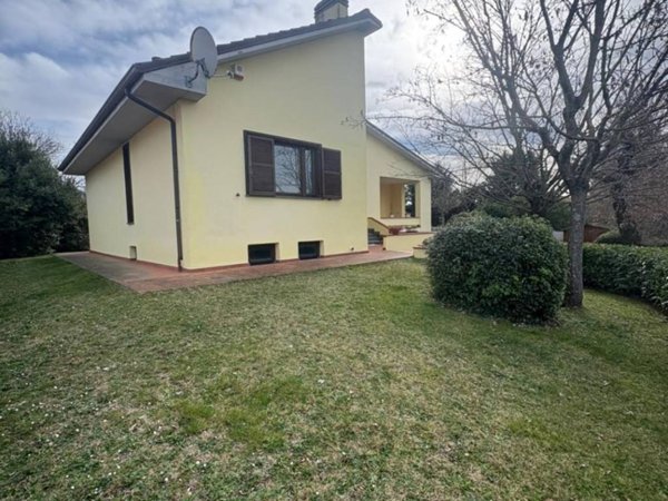 casa indipendente in vendita a Viterbo in zona Grotte Santo Stefano