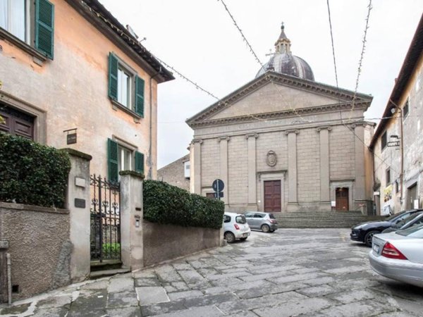 appartamento in vendita a Viterbo in zona Centro Città
