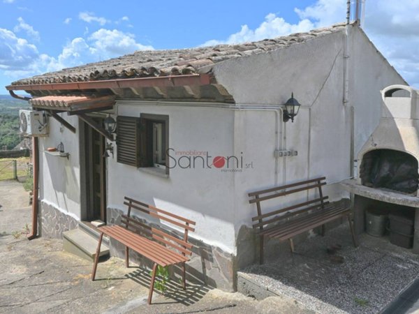 casa indipendente in vendita a Viterbo in zona Grotte Santo Stefano
