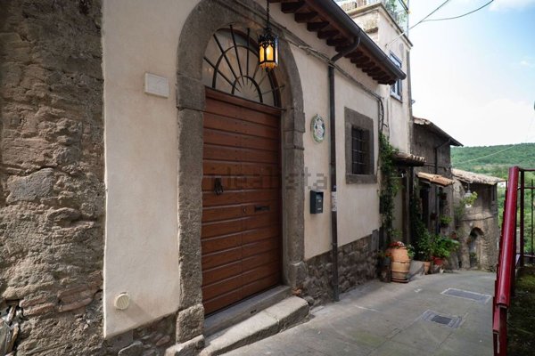 appartamento in vendita a Viterbo in zona Bagnaia