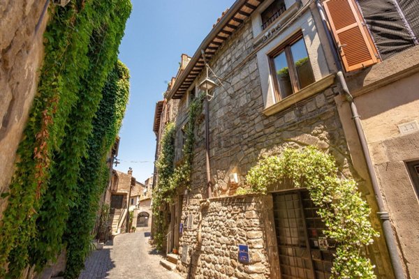 casa indipendente in vendita a Viterbo
