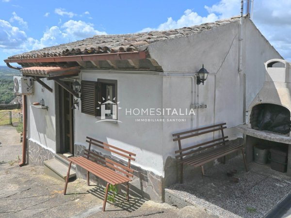 casa indipendente in vendita a Viterbo in zona Sant'Angelo