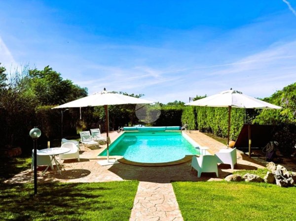 casa indipendente in vendita a Viterbo in zona Bagni di Viterbo