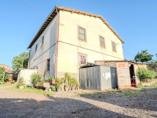 casa indipendente in vendita a Viterbo
