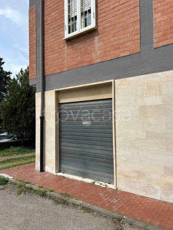 locale di sgombero in vendita a Viterbo