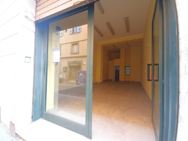 negozio in vendita a Viterbo in zona Centro Città