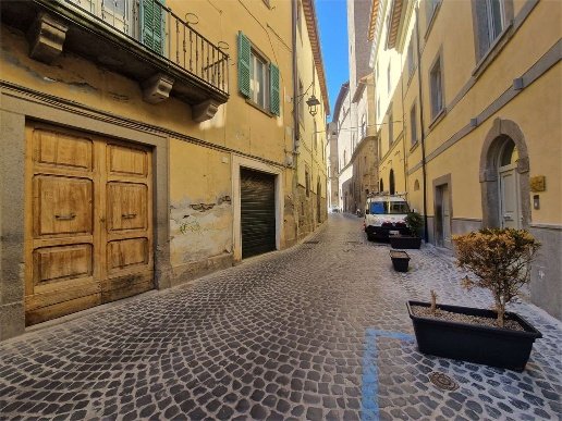 appartamento in vendita a Viterbo in zona Centro Città