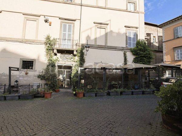 negozio in vendita a Viterbo in zona Centro Città