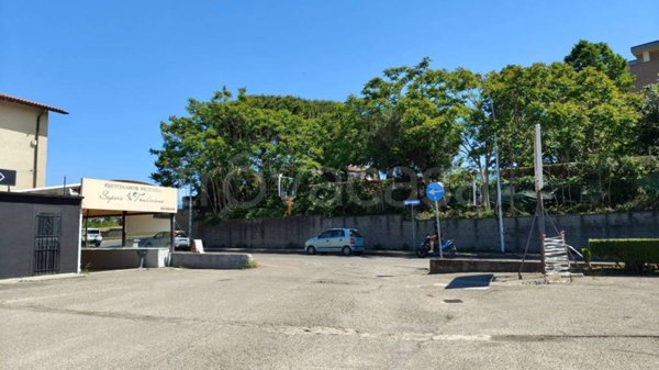 negozio in vendita a Viterbo in zona Bagni di Viterbo