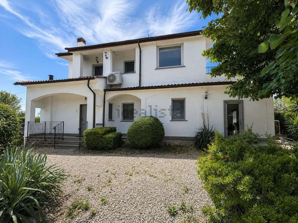 casa indipendente in vendita a Viterbo in zona Centro Città