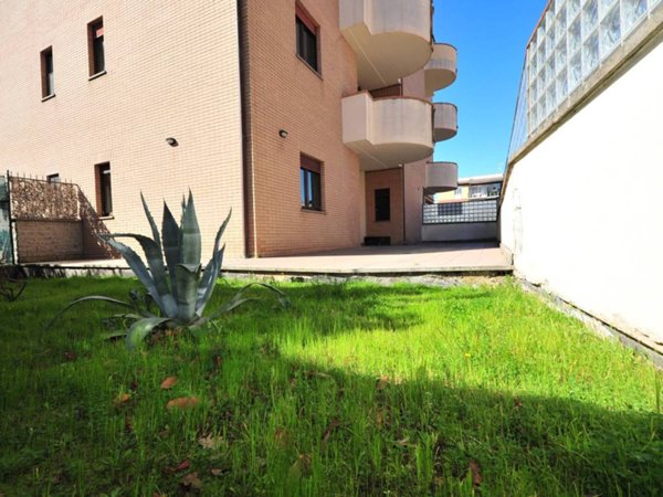 appartamento in vendita a Viterbo in zona La Quercia