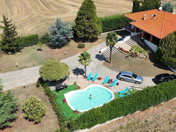 casa indipendente in vendita a Viterbo in zona Grotte Santo Stefano