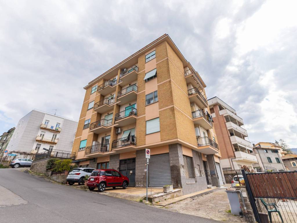 appartamento in vendita a Viterbo in zona Bagnaia