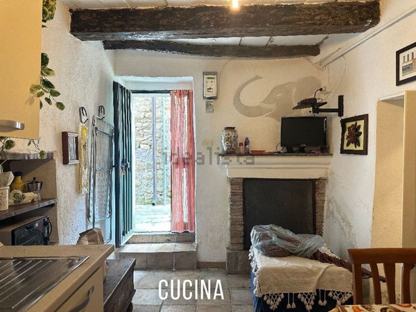 appartamento in vendita a Viterbo in zona Roccalvecce