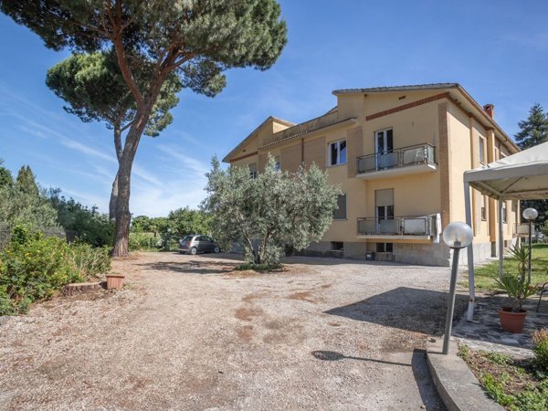appartamento in vendita a Viterbo in zona La Quercia