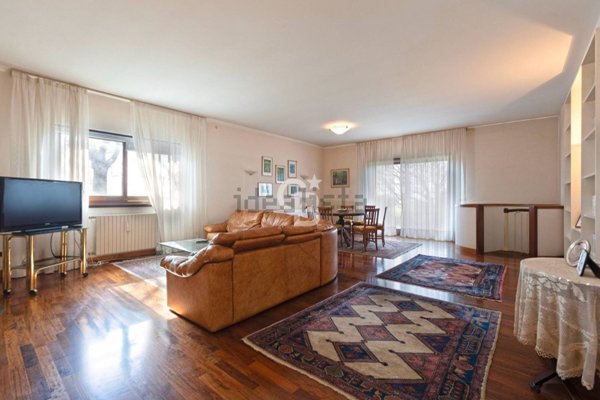 casa indipendente in vendita a Viterbo