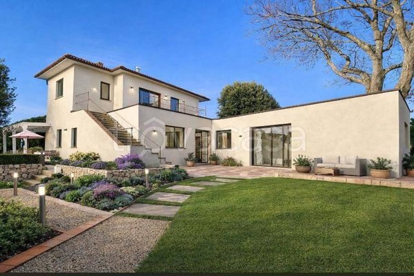 casa indipendente in vendita a Viterbo in zona Tobia