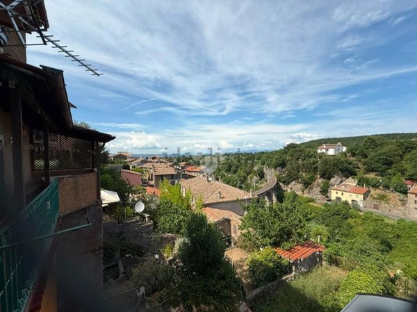 appartamento in vendita a Viterbo in zona Bagnaia