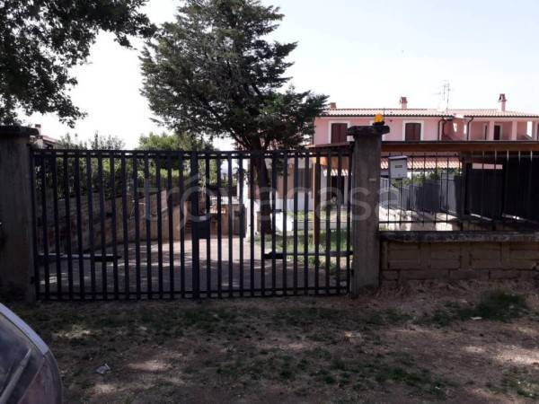 casa indipendente in vendita a Viterbo