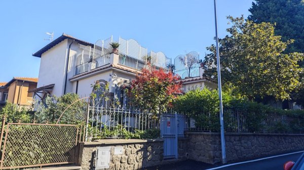 casa indipendente in vendita a Viterbo in zona Centro Città