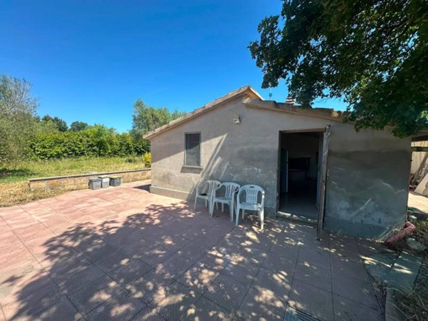 casa indipendente in vendita a Viterbo in zona Monterazzano