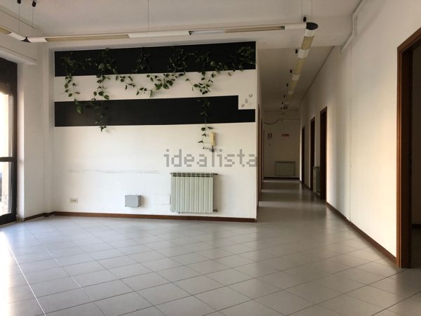ufficio in vendita a Viterbo in zona La Quercia