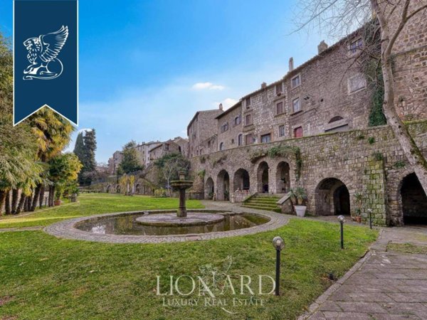 negozio in vendita a Viterbo in zona Centro Città